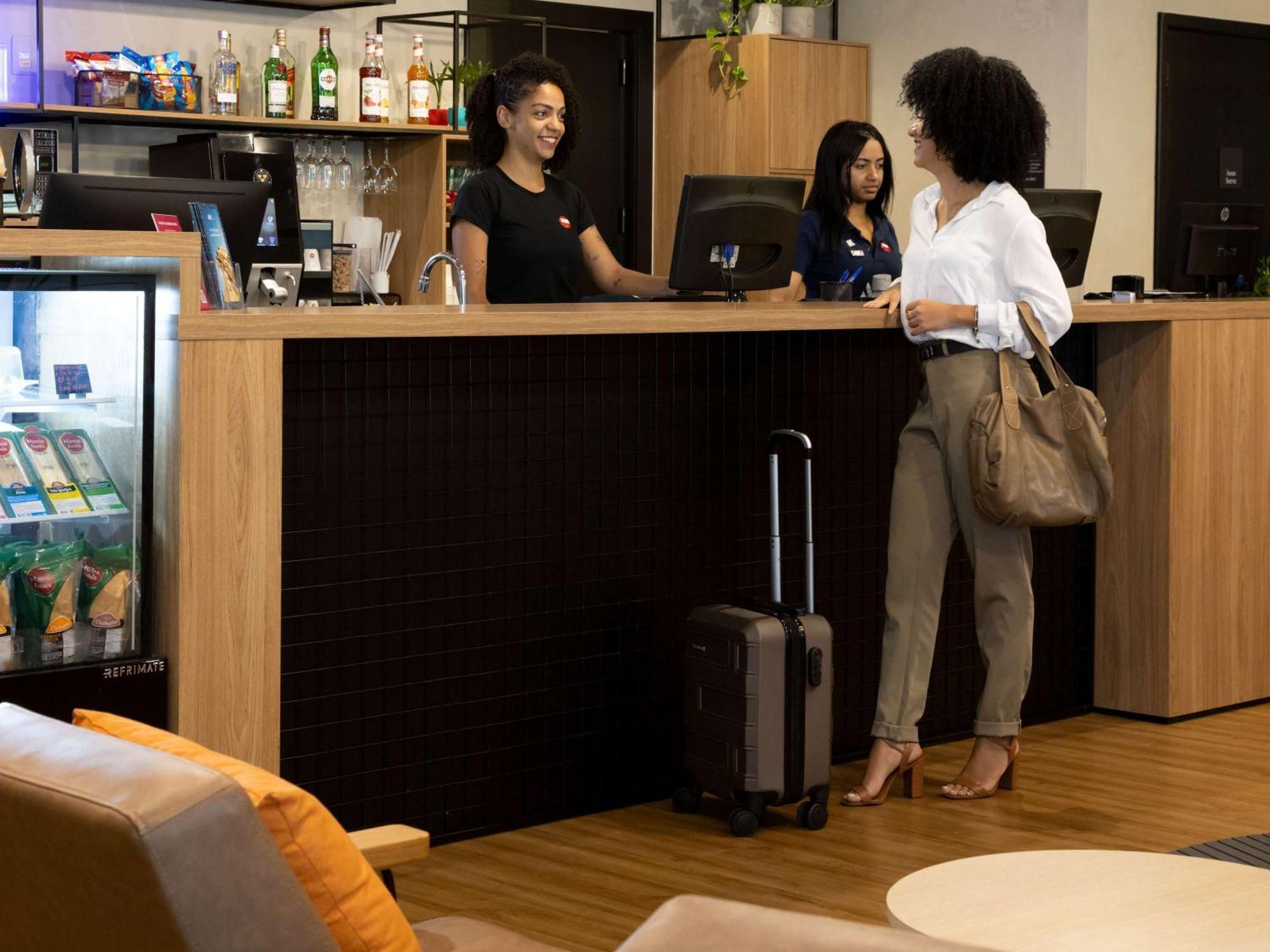 Ibis Belo Horizonte Savassi Hotel Bagian luar foto