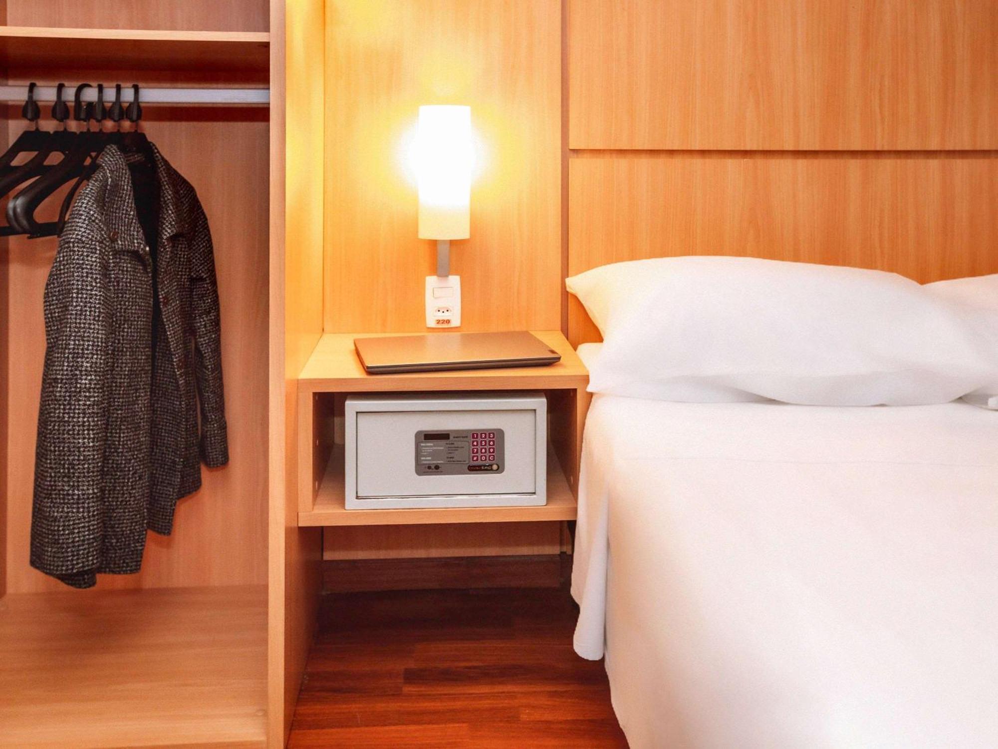 Ibis Belo Horizonte Savassi Hotel Bagian luar foto